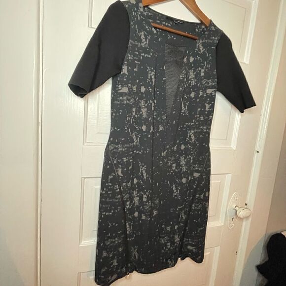 Ellie Tahari Sexy Body Hugging Dress w/ Functional Zippers & Net V Neck - Picture 4 of 12